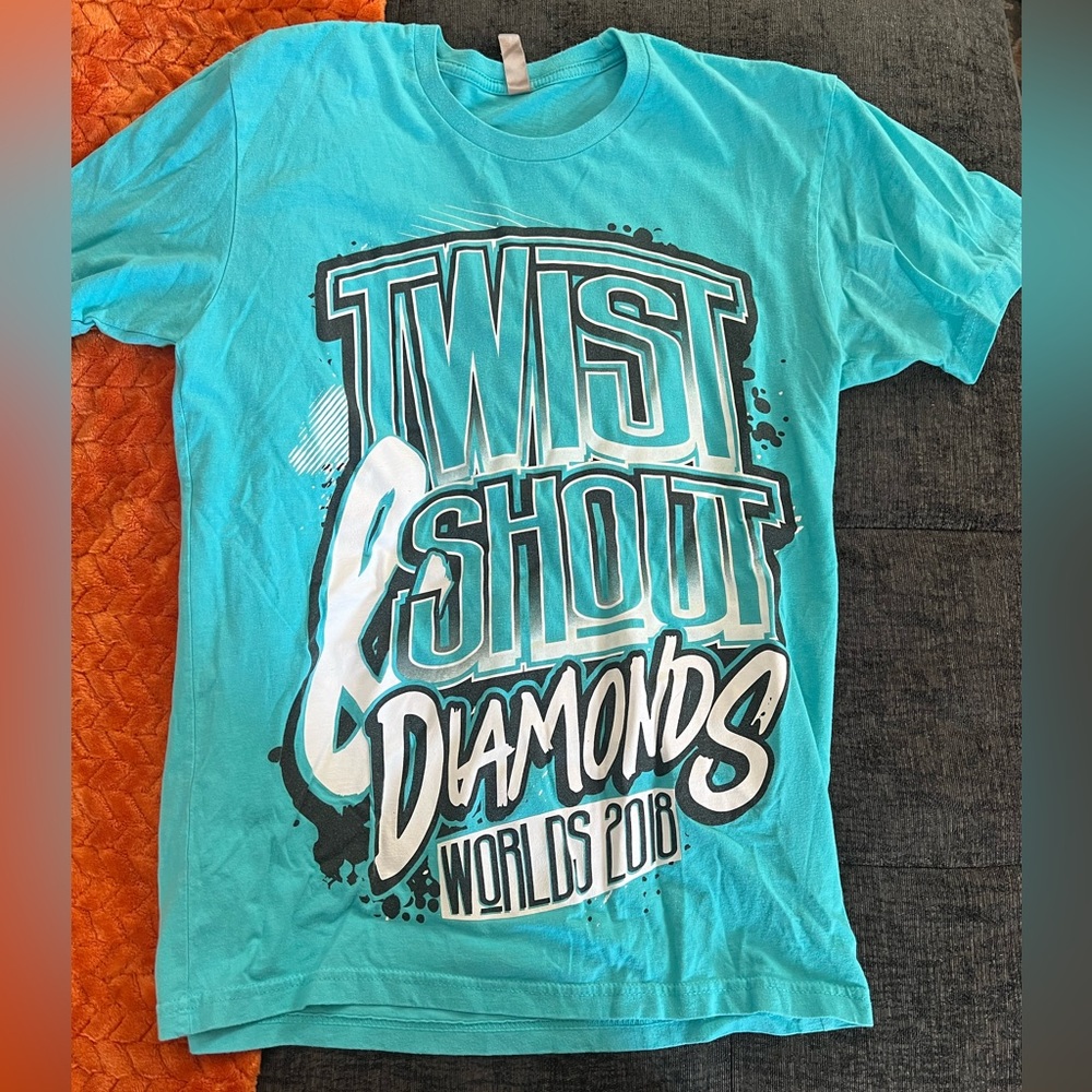 twist and shout diamonds t-shirt